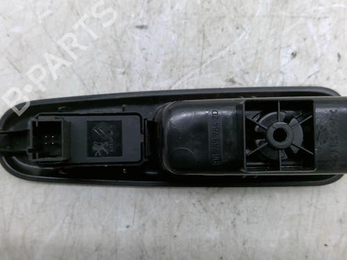 Used Right rear window switch Right rear window switch CITROËN DS4 (NX_) 1.6 HDi 115 (114 hp) 22872789 22872789