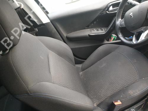 Left front seat PEUGEOT 208 I (CA_, CC_) 1.2 VTI 82 | BP30156068C15