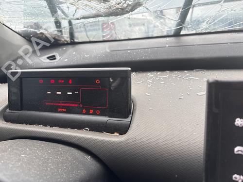 Instrument cluster CITROËN C4 CACTUS 1.2 THP 110 | BP39150513C47 - Image 3