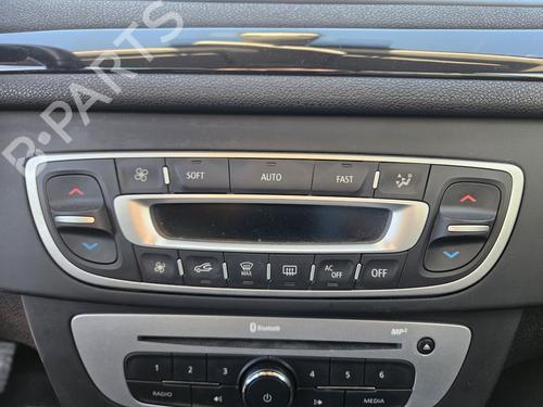 climate-control-renault-megane-iii-hatchback-bz01_-b3_-2008-30762585 main image