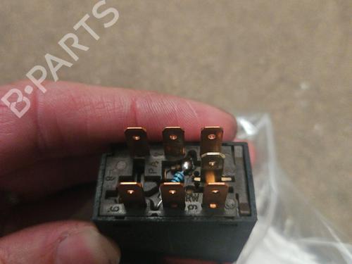 Used Warning switch Warning switch OPEL CORSA B (S93) 1.7 D (F08, F68, M68) (60 hp) 33739244 33739244