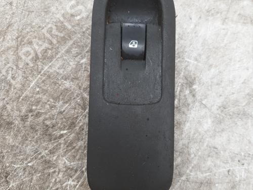 Used Right front window switch RENAULT SCÉNIC II (JM0/1_) 1.9 dCi (JM0G, JM12, JM1G, JM2C) (120 hp) 25836658