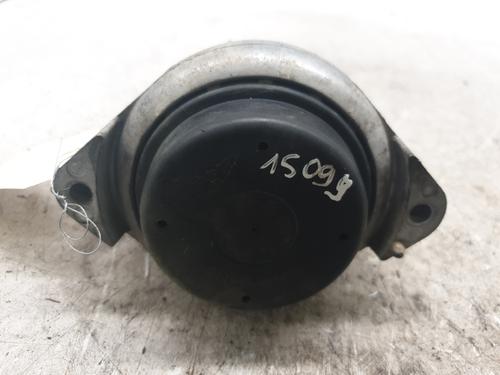 Used Engine mount BMW 1 (E81) 123 d (204 hp) 30318282