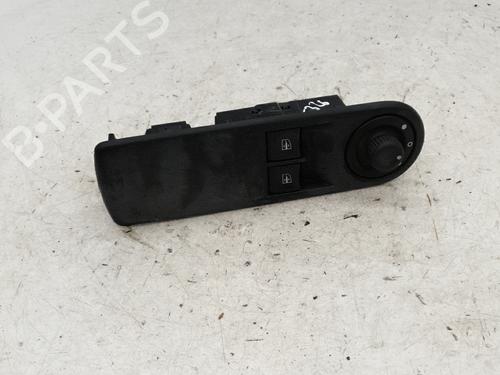 Used Left front window switch RENAULT CLIO IV (BH_) 1.5 dCi 75 (75 hp) 22884763