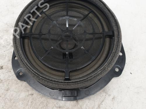 Used Speaker AUDI A4 B9 Avant (8W5, 8WD) 2.0 TDI (150 hp) 22869352