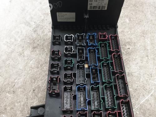 Used Fuse box MERCEDES-BENZ M-CLASS (W163) ML 270 CDI (163.113) (163 hp) 31882053