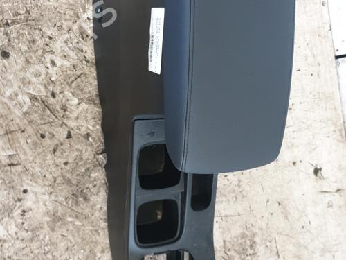 Used Armrest / Center console SUZUKI VITARA (LY) 1.4 Hybrid (Mild Hybrid) AllGrip (APK414) (129 hp) 32494545