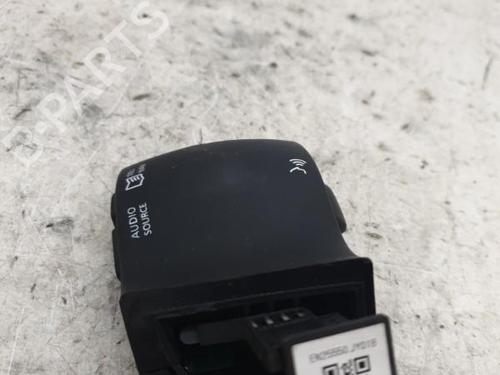 switch-renault-fluence-l3_-2010-24422813 main image