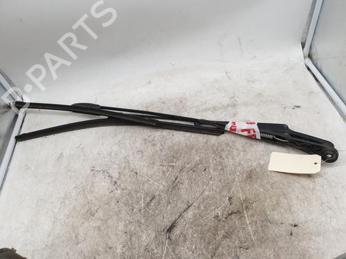 Used Front windshield wiper arm FIAT PUNTO Convertible (176_) 60 1.2 (176AR_, 176BR_) (60 hp) 28042597