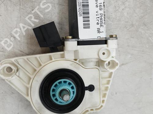 Rudehejsemotor bagstkærm højre MERCEDES-BENZ A-CLASS (W169) A 180 CDI (169.007, 169.307) (109 hp) 24421055