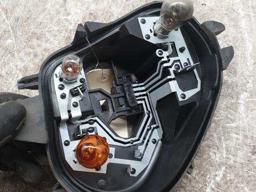 Lampeholder PEUGEOT 208 I (CA_, CC_) 1.6 HDi (92 hp) 32980253