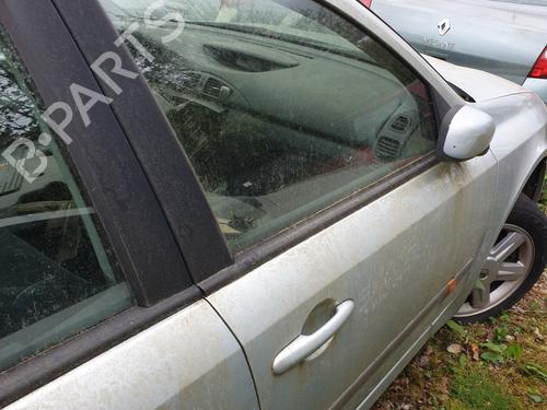 Used Right front door RENAULT LAGUNA II Grandtour (KG0/1_) 1.9 dCi (KG0G) (120 hp) 25124601