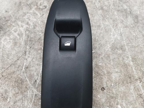 Used Right front window switch PEUGEOT 208 I (CA_, CC_) 1.4 HDi (68 hp) 31191883