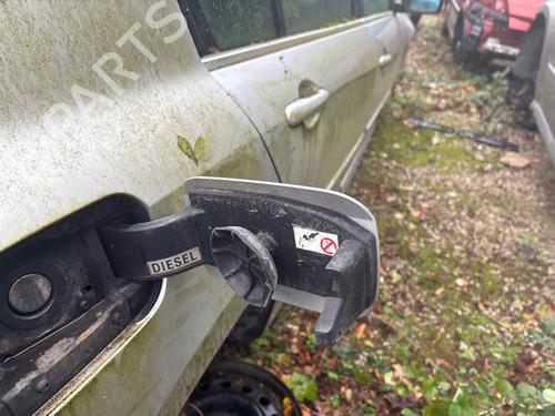 Used Fuel flap Fuel flap RENAULT LAGUNA III (BT0/1) 2.0 dCi (BT01, BT08, BT09, BT0E, BT0K, BT12, BT1C, BT1D,... (150 hp) 40434073 40434073