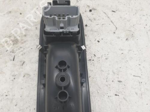 left-front-window-switch-renault-twingo-ii-cn0_-12-16v-cn0k-cn0v-cn0a-8200214939-2007-22867347 main image
