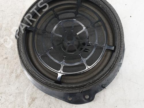 Used Speaker AUDI A4 B9 Avant (8W5, 8WD) 2.0 TDI (150 hp) 22869353