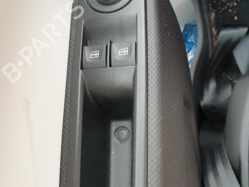 Used Left front window switch RENAULT TWINGO III (BCM_, BCA_) 1.0 SCe 75 (73 hp) 25933329
