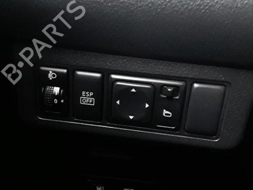 Used Headlight switch NISSAN TIIDA Hatchback (C11) 1.6 (110 hp) 22883248