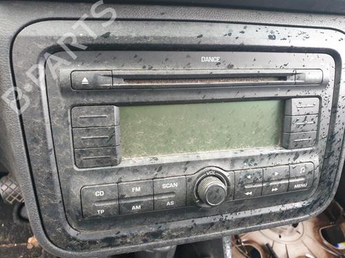 Used Radio SKODA ROOMSTER (5J7) 1.4 TDI (80 hp) 28479275