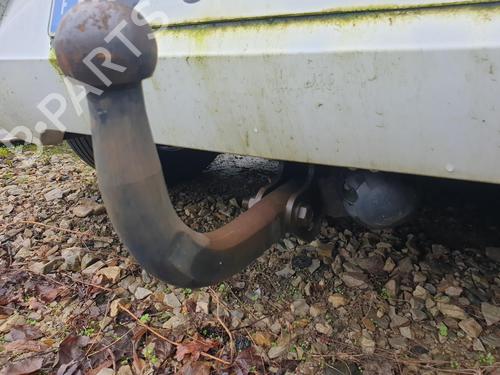 Used Tow ball/Mechanism RENAULT CLIO III (BR0/1, CR0/1) 1.5 dCi (C/BR0G, C/BR1G) (68 hp) 32370961