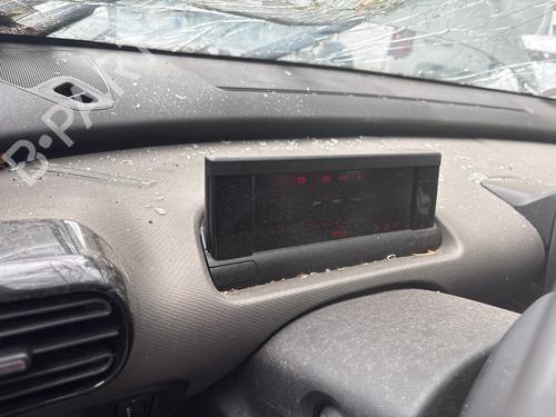 instrument-cluster-citroen-c4-cactus-2014-39150513 main image