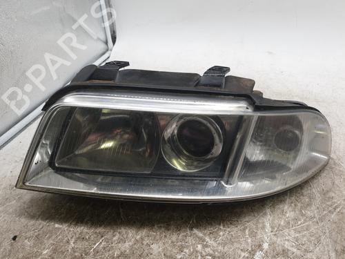 Lyskaster høyre AUDI A4 B5 (8D2) 2.5 TDI quattro (150 hp) 32134017