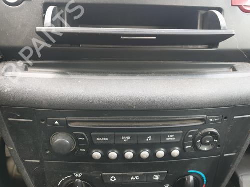 Used Radio Radio 37500941 37500941