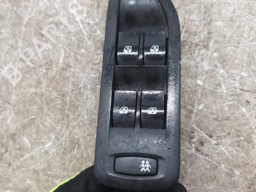 switch-renault-laguna-ii-bg01_-2001-2002-2003-2004-2005-2006-2007-31882040 main image