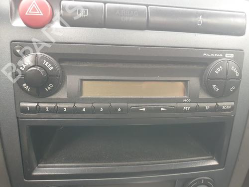 Used Radio Radio SEAT IBIZA III (6L1) 1.9 TDI (100 hp) 28302164 28302164