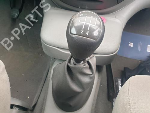 Gear lever RENAULT SCÉNIC I MPV (JA0/1_, FA0_) 1.6 (JA00, JA16, JA15, JA19, JA1V, JA2B, JA2C, JA0B,... 8200822162