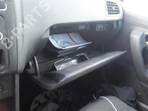Used Glove box VW POLO V (6R1, 6C1) 1.6 TDI (75 hp) 22882733