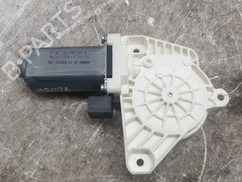 Left front window motor AUDI Q5 (8RB) | BP33948109E21 - Image 2