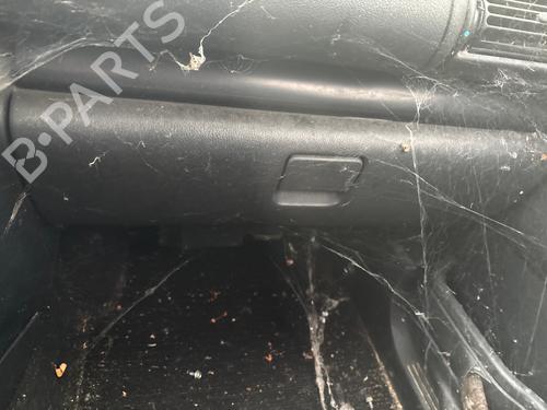 Porta-luvas Porta-luvas LAND ROVER FREELANDER I (L314) 2.0 Td4 4x4 (109 hp) 39728480 39728480