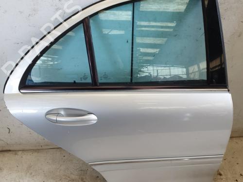 Used Right rear door MERCEDES-BENZ C-CLASS (W203) C 180 Kompressor (203.046) (143 hp) 22867142