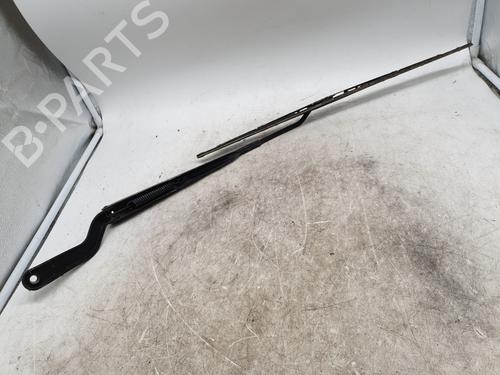 Used Front windshield wiper arm FORD FIESTA V (JH_, JD_) 1.4 TDCi (68 hp) 31182376