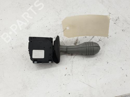 Comutador piscas / escovas Comutador piscas / escovas RENAULT TWINGO I (C06_) 1.2 (C066, C068) (58 hp) 22868257 22868257