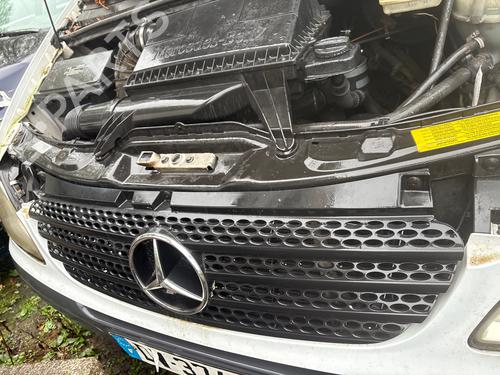 grille-mercedes-benz-vito-mixto-van-w639-2003-39728541 main image