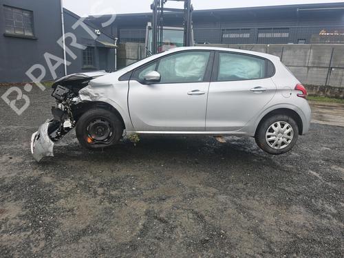 Brugte PEUGEOT 208 I (CA_, CC_)  1.6 HDi / BlueHDi 75  4618310