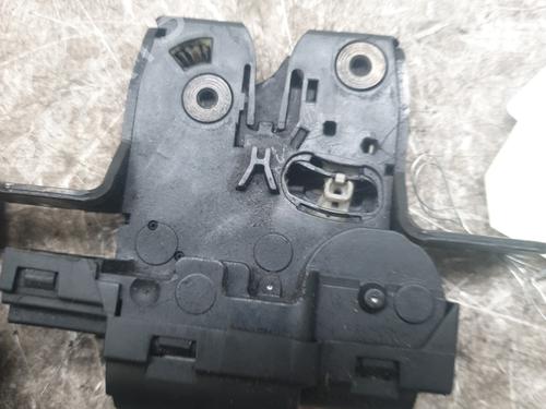 tailgate-lock-renault-clio-iii-br01-cr01-2005-2006-2007-2008-2009-2010-2011-2012-2013-2014-34108185 main image
