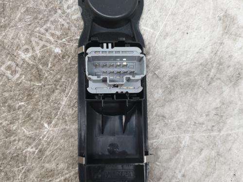 Used Left front window switch Left front window switch RENAULT MODUS / GRAND MODUS (F/JP0_) 1.5 dCi (FP0E, JP0E) (65 hp) 25936076 25936076