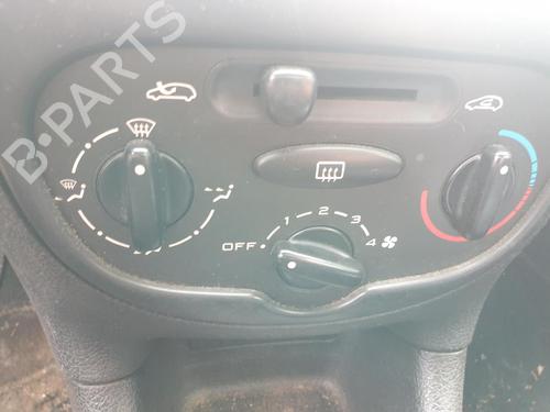 AC Styreenhet / Manøvreringsenhet PEUGEOT 206 Hatchback (2A/C) 1.9 D (69 hp) 28114671