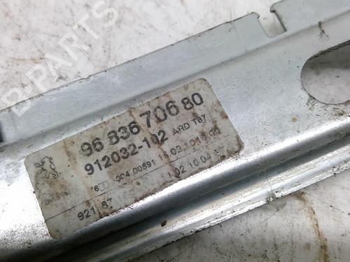 Rear right window mechanism PEUGEOT 5008 (0U_, 0E_) 1.6 HDi | BP22875398C25 