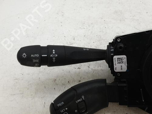 Used Steering column stalk Steering column stalk PEUGEOT 2008 II (UD_, US_, UY_, UJ_, UR_, UC_) 1.5 BlueHDI 110 (UDYHSK) (110 hp) 22879458 22879458