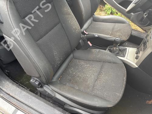 Used Right front seat Right front seat 39429248 39429248