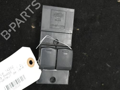 Used Left front window switch NISSAN MICRA III (K12) 1.2 16V (80 hp) 24421120