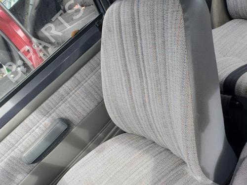 Used Right front seat Right front seat PEUGEOT 205 I (741A/C) 1.0 (45 hp) 33680576 33680576