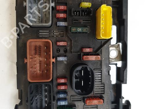 Used Fuse box PEUGEOT 307 (3A/C) 1.6 HDi (90 hp) 27575329