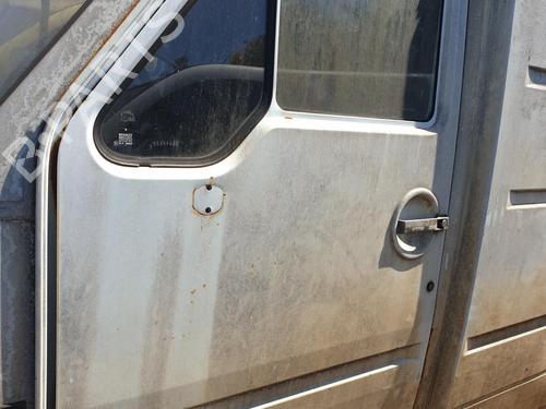 Used Left front door Left front door 38170628 38170628