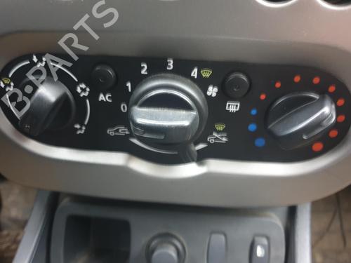 climate-control-dacia-duster-hs_-2010-2011-2012-2013-2014-2015-2016-2017-2018-30437933 main image