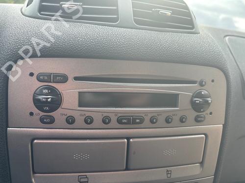 Used Radio Radio ALFA ROMEO 147 (937_) 1.9 JTD (937.AXD1A, 937.BXD1A, 937.AXV1A, 937.BXB1A,... (115 hp) 39972878 39972878
